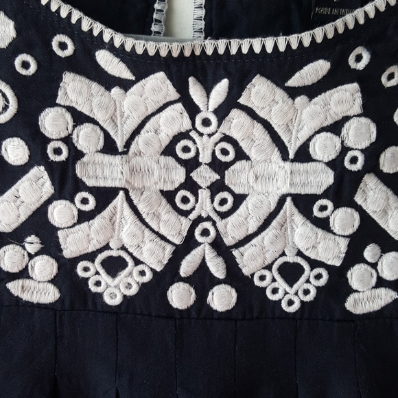 Banana Republic Summer Top - Picture 3 of 4